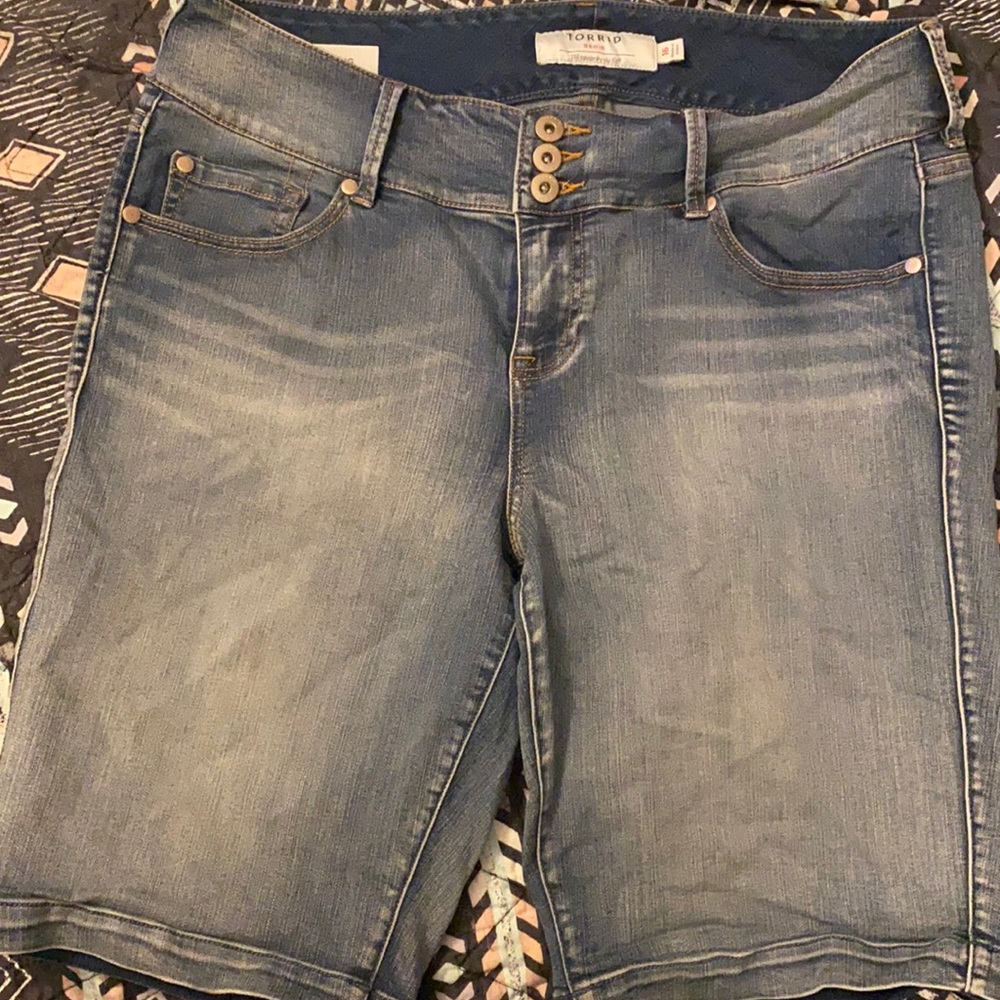 Torrid jegging shorts